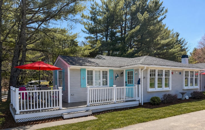 Cozy Coastal Getaway | Walk To Beach & Town - Ogunquit, ME
