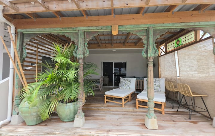 Stunning Waterfront Escape - Villa Bamboo - Antigua and Barbuda