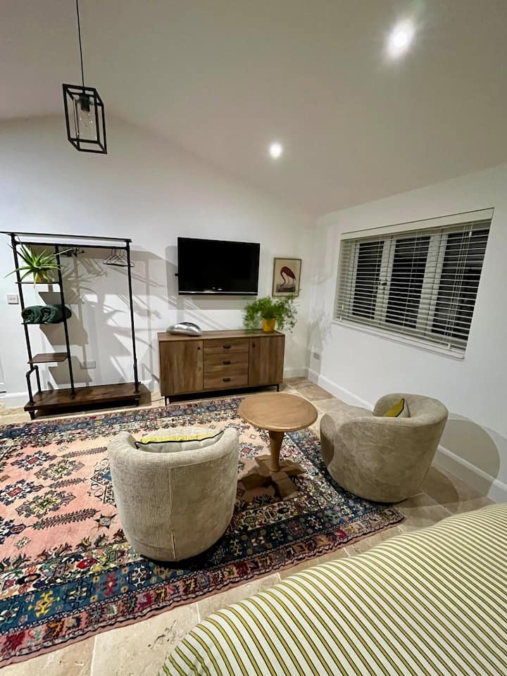 "The Annexe" Modern Self-contained Detached Studio - 英國