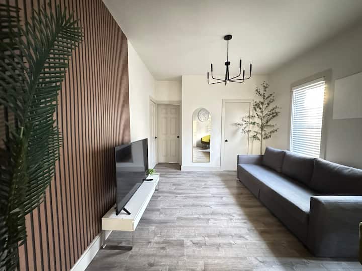 3 Bdrm Apt Next To Airport/2 - Revere, MA