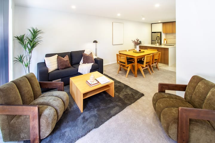 Stadium Walk Townhouse | Private Patio + Carpark - Christchurch