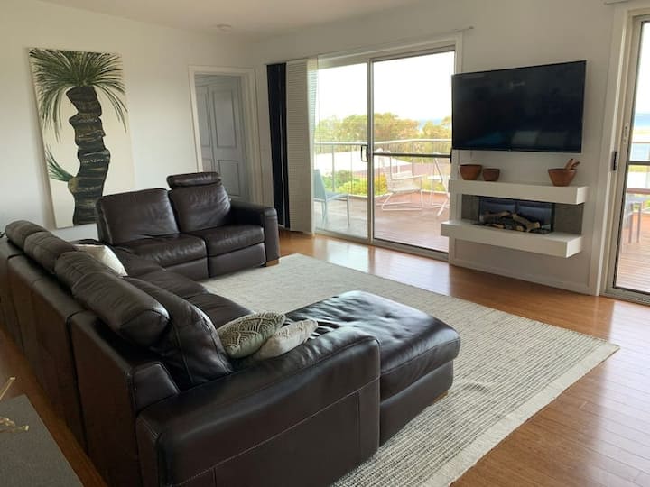 C (Sea) Views- Stunning River And Ocean Retreat - Marlo