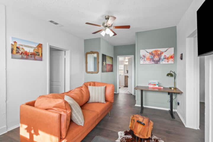 3 Bed/2 Bath Near Fort Worth Stockyards/downtown - Saginaw, TX