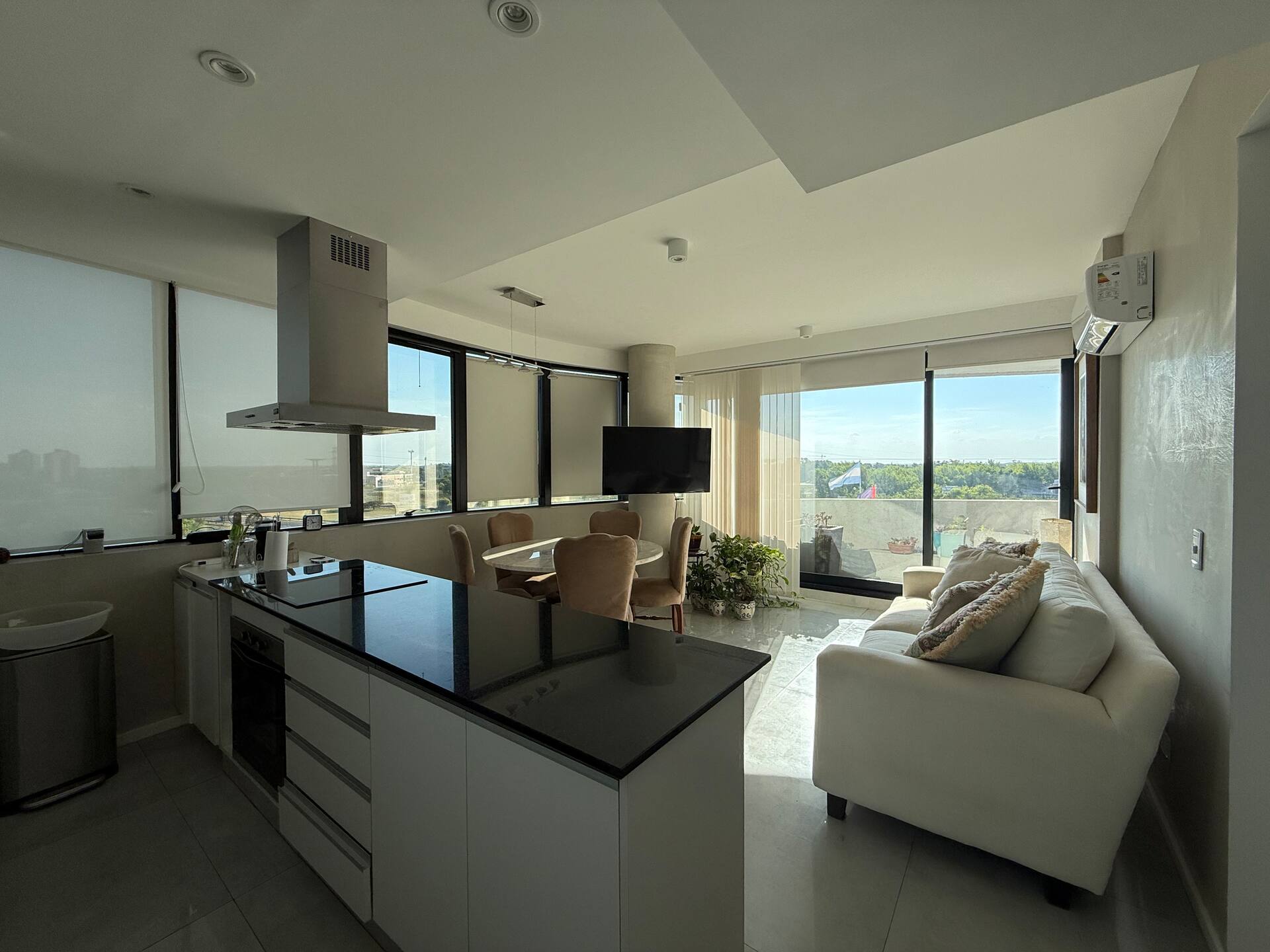 Apartamento de três ambientes em Tigre com vista