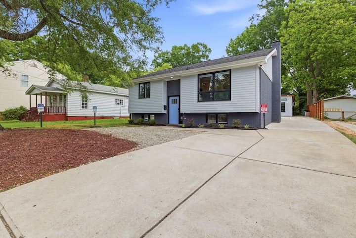 Private Basement Suite | Downtown | King Bed - Raleigh, NC