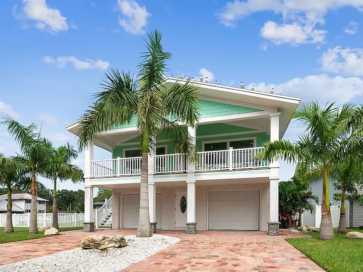 Modern Coastal Home - St. Petersburg, FL