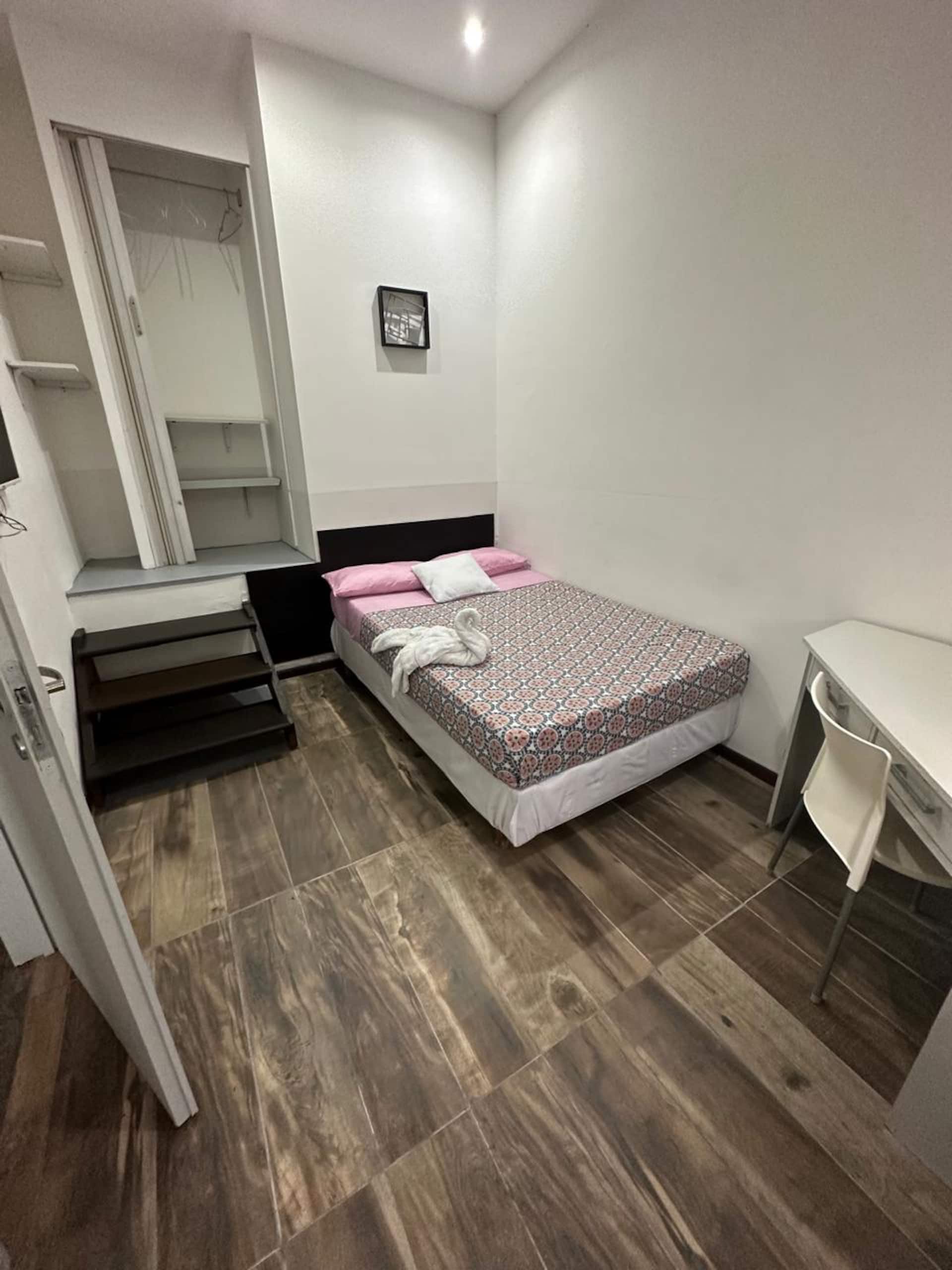 Standard luxury double room in Palermo