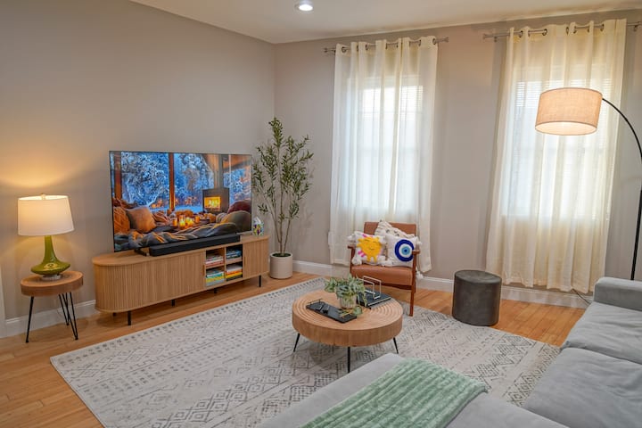 Sunlit Luxury 2br | Beach/train Access + Boston - Everett, MA