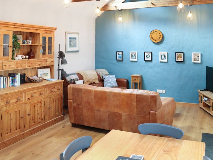 Stable Cottage - Uk51203 - Fishguard