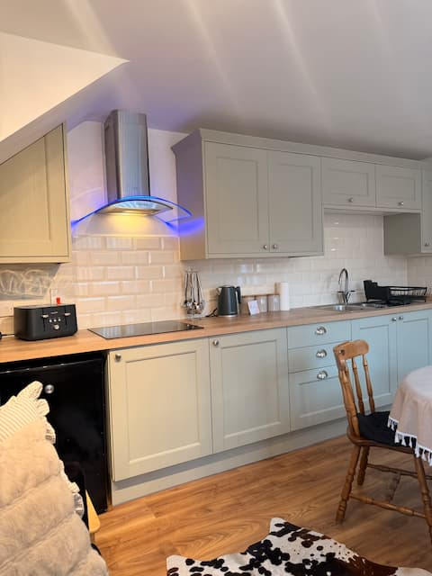 Top Airbnb: Trinity House - Free Parking in Hereford