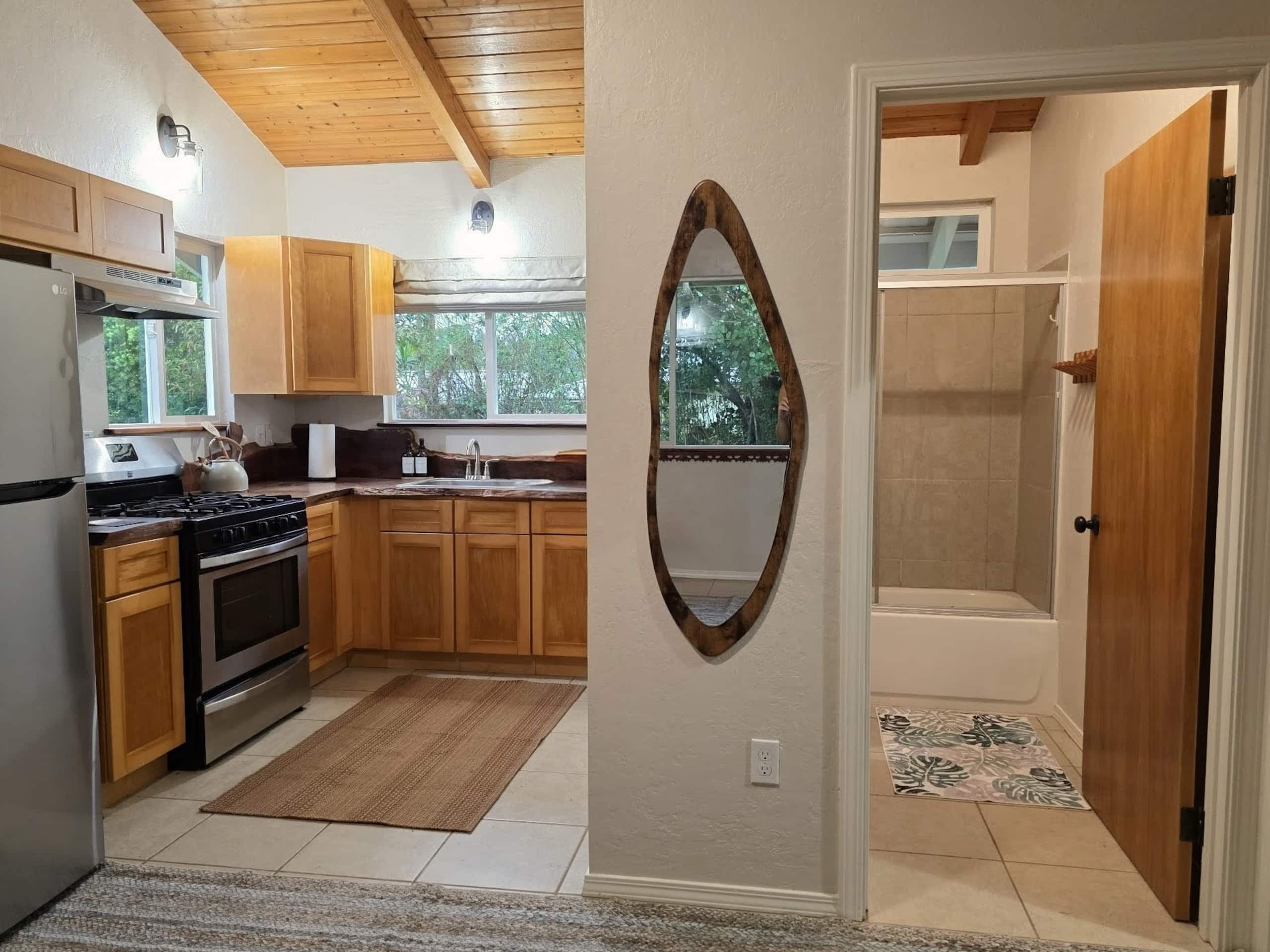 Home in Keaau · ★4.75 · 1 bedroom · 2 beds · 1 private bath - Image 9