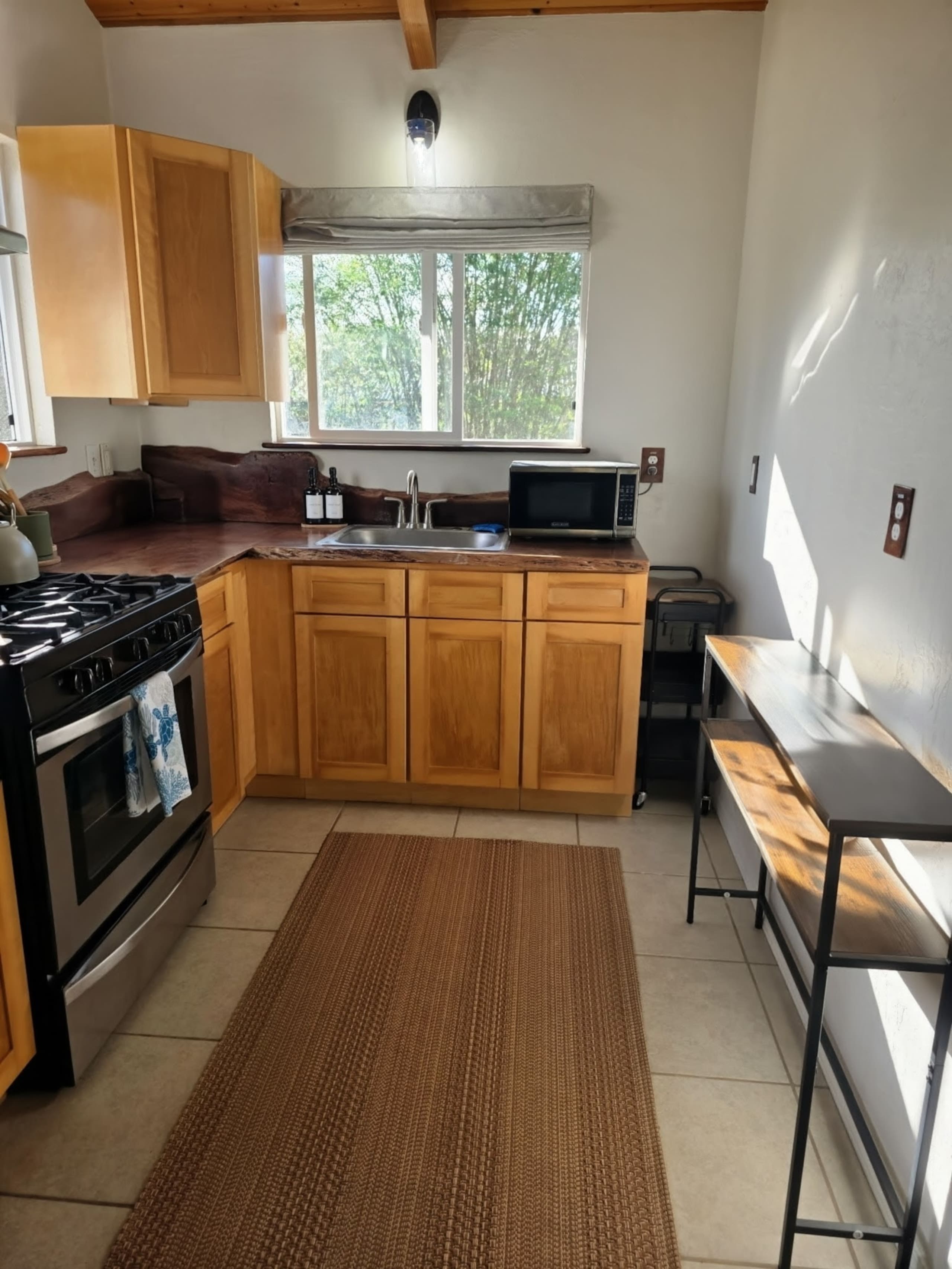 Home in Keaau · ★4.75 · 1 bedroom · 2 beds · 1 private bath - Image 8