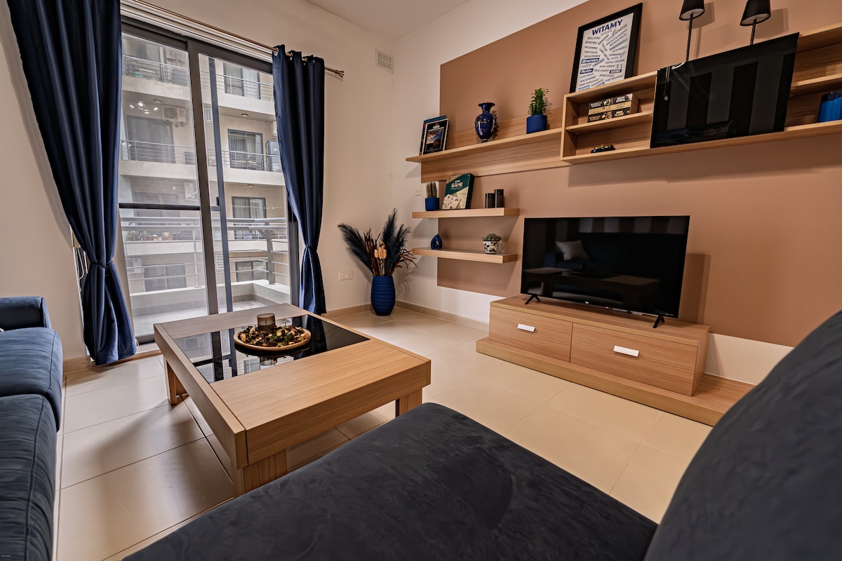 Cobalt Canopy – Spacious 2-Bedroom Apartment