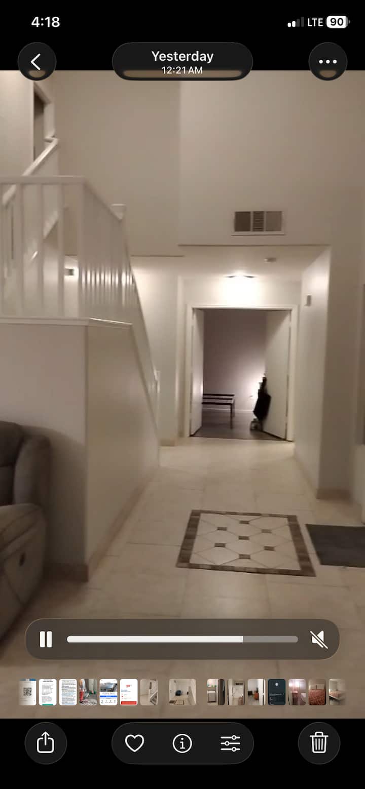 Adult Only Private Room Downstairs W/ Queen Bed - North Las Vegas, NV