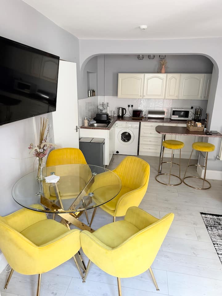 Prime Location Cosy Retreat In Clifton - Bristol