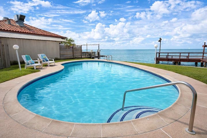 Bayfront W-docks & Fish 3 Patios  Prime Location - South Padre Island
