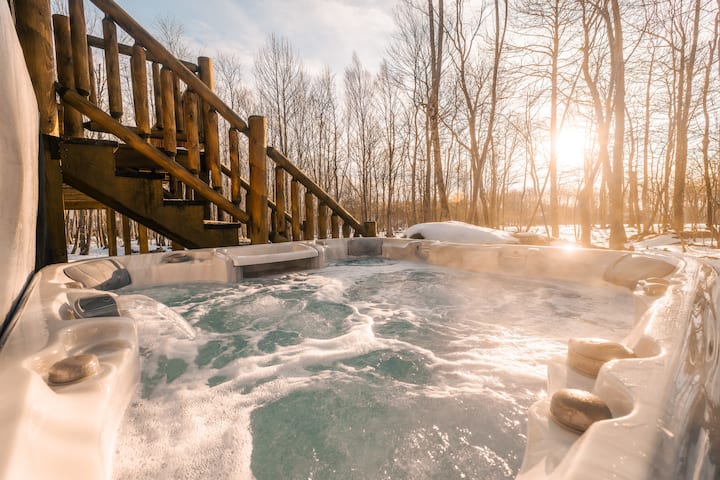 Deep Creek Lake Luxury Mountain Cabin W/ Hot Tub - Deep Creek Lake, MD