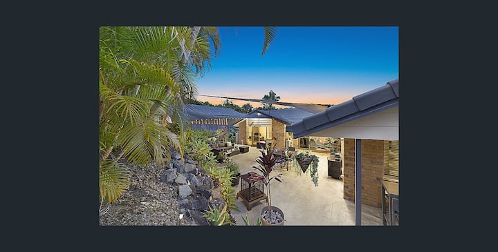 Spacious Master Bedroom With Private Ensuite - Sunshine Coast Queensland, Australia