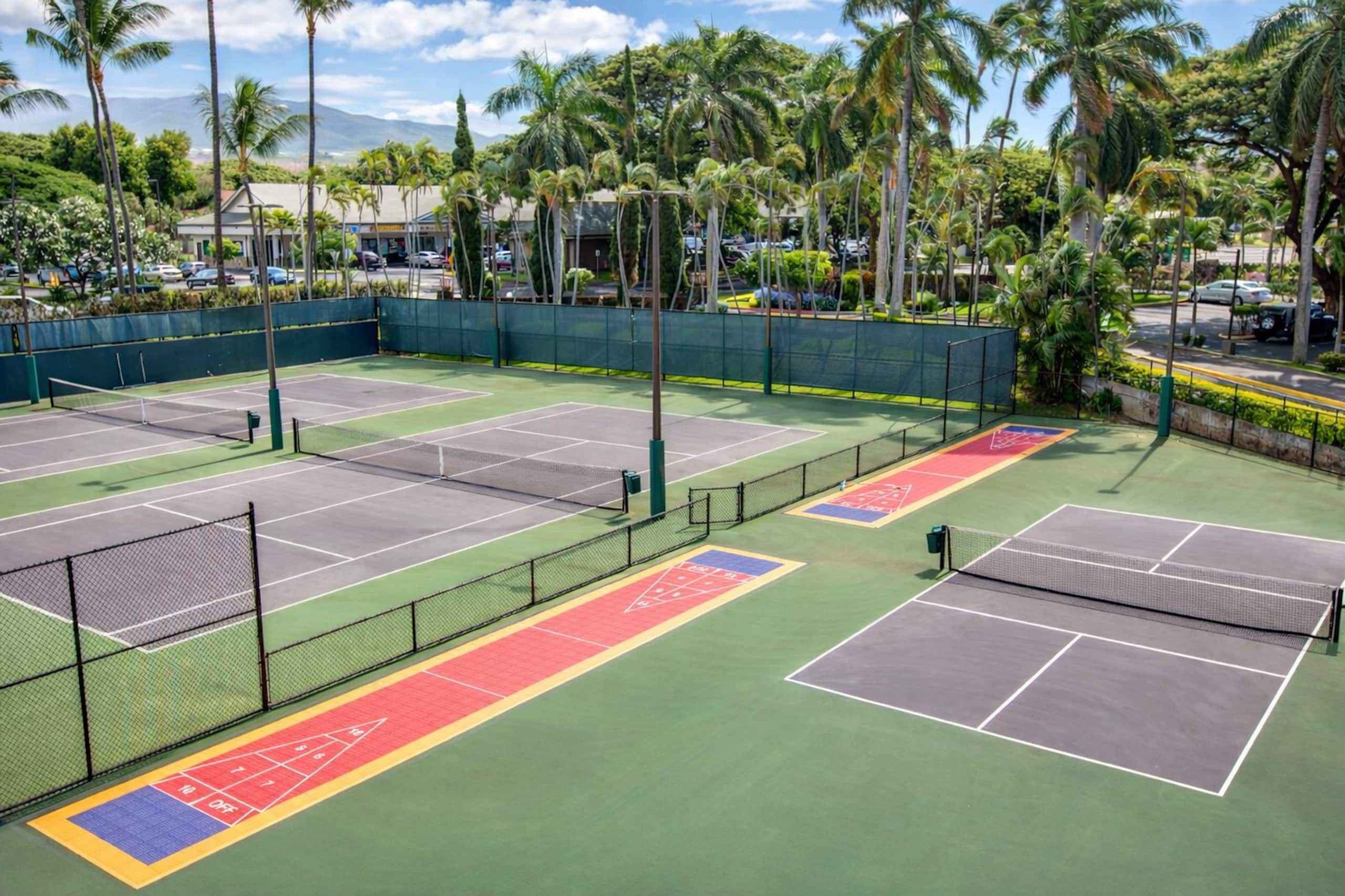 Condo in Lahaina · ★5.0 · 2 bedrooms · 4 beds · 2 baths - Image 39
