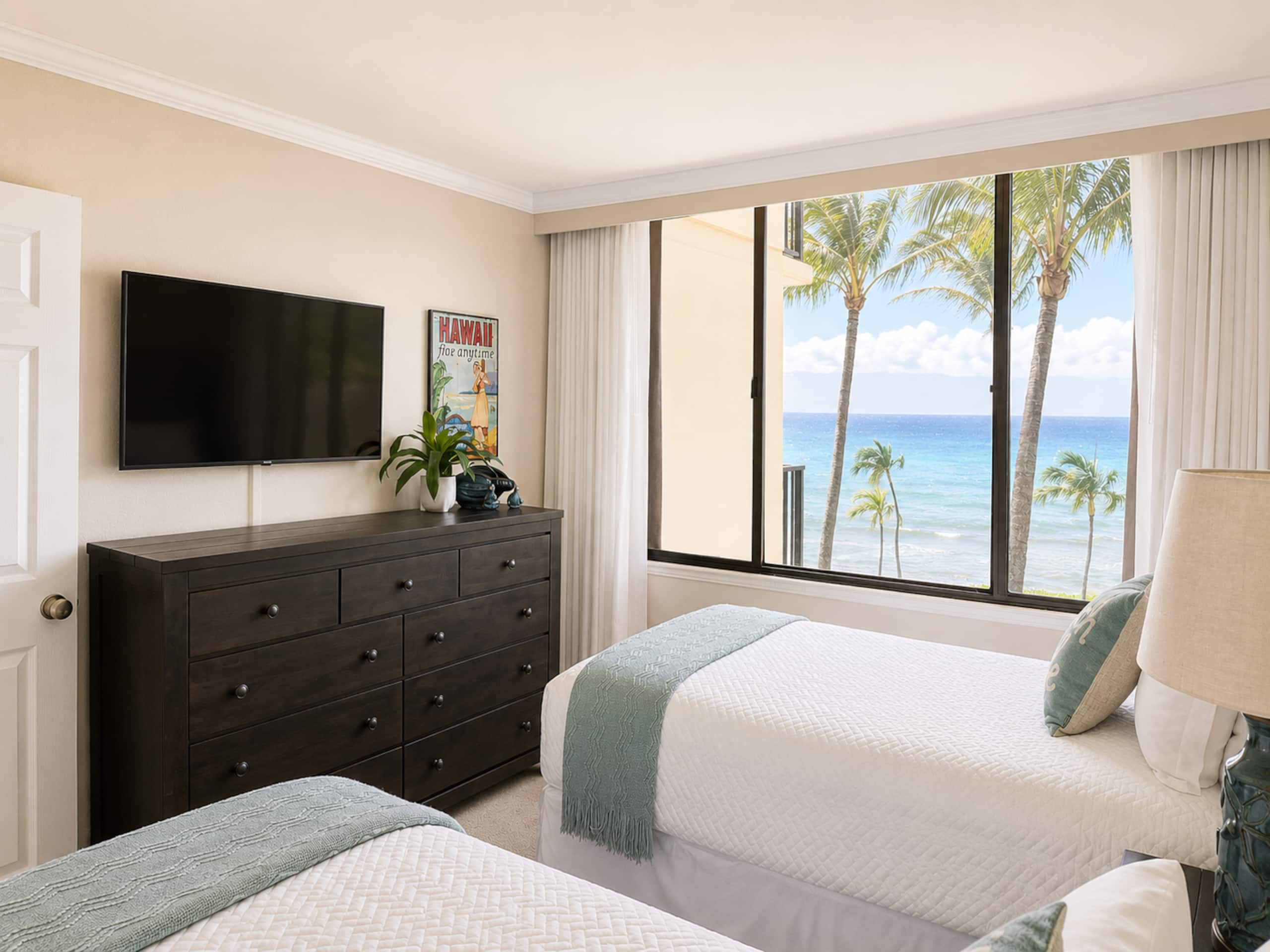 Condo in Lahaina · ★5.0 · 2 bedrooms · 4 beds · 2 baths - Image 12