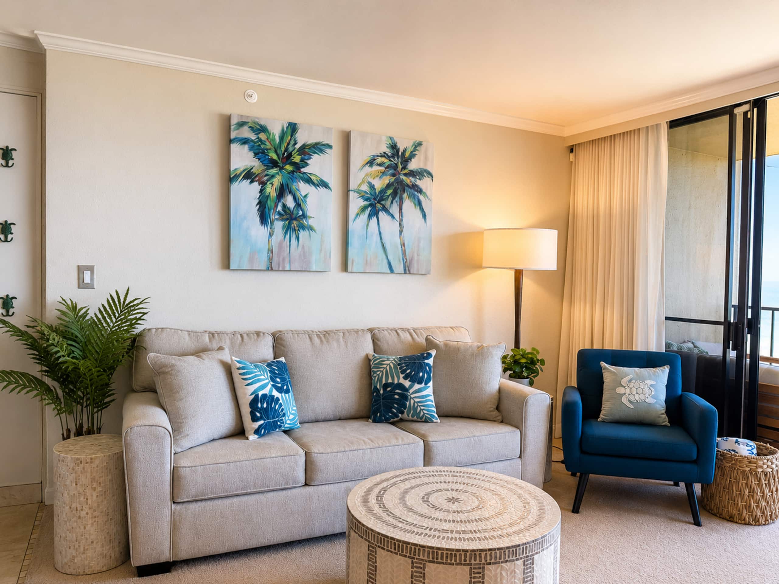 Condo in Lahaina · ★5.0 · 2 bedrooms · 4 beds · 2 baths - Image 2