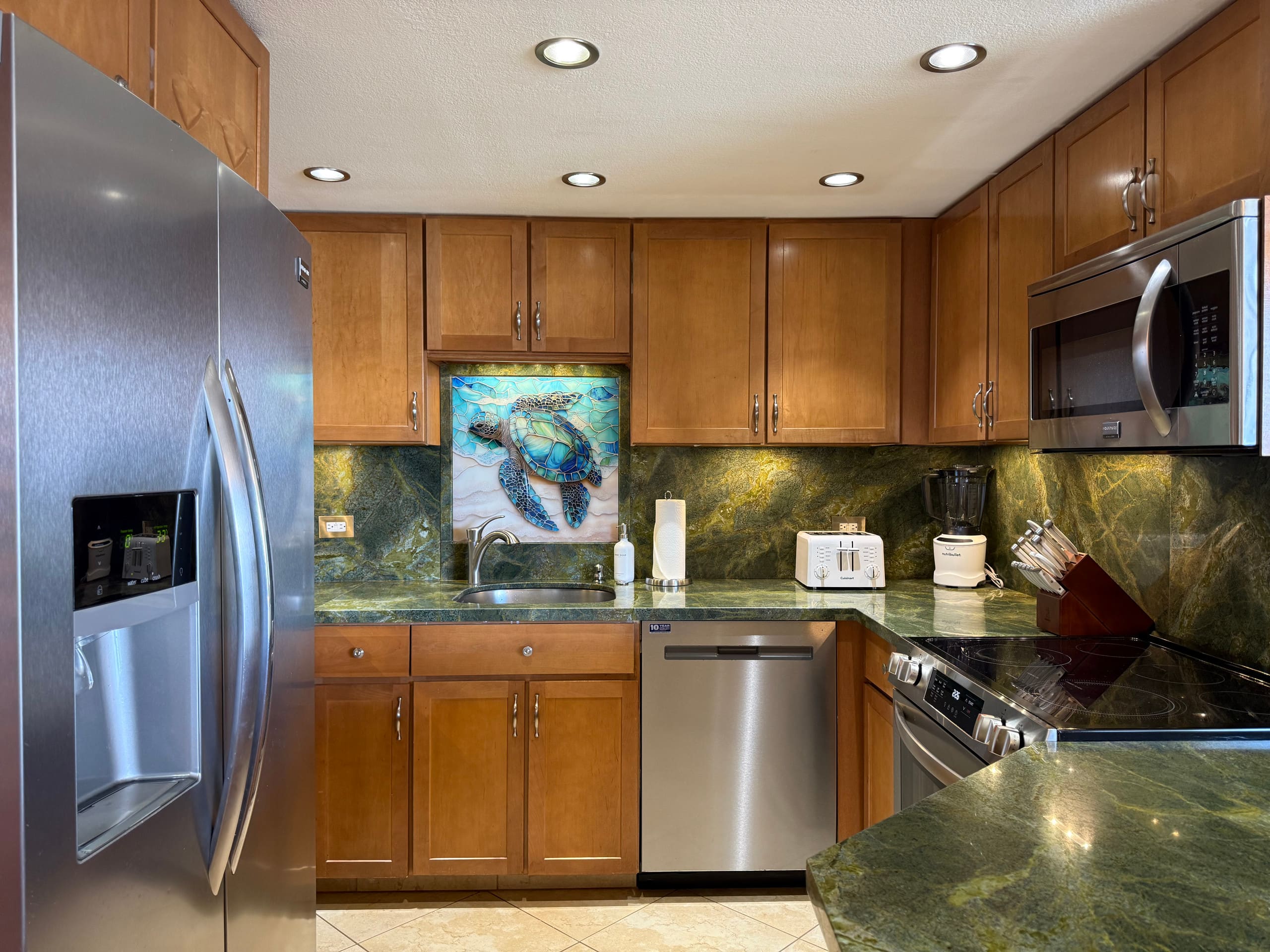 Condo in Lahaina · ★5.0 · 2 bedrooms · 4 beds · 2 baths - Image 5