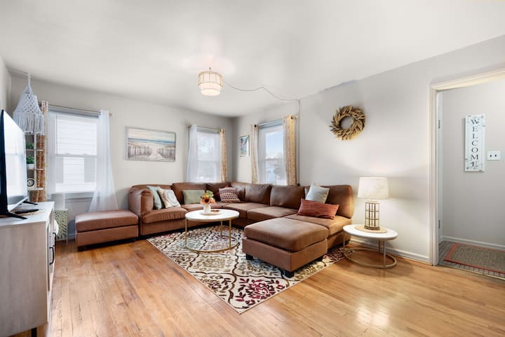 Cottage-style Home Near Beach & Dunes - Michigan City, IN