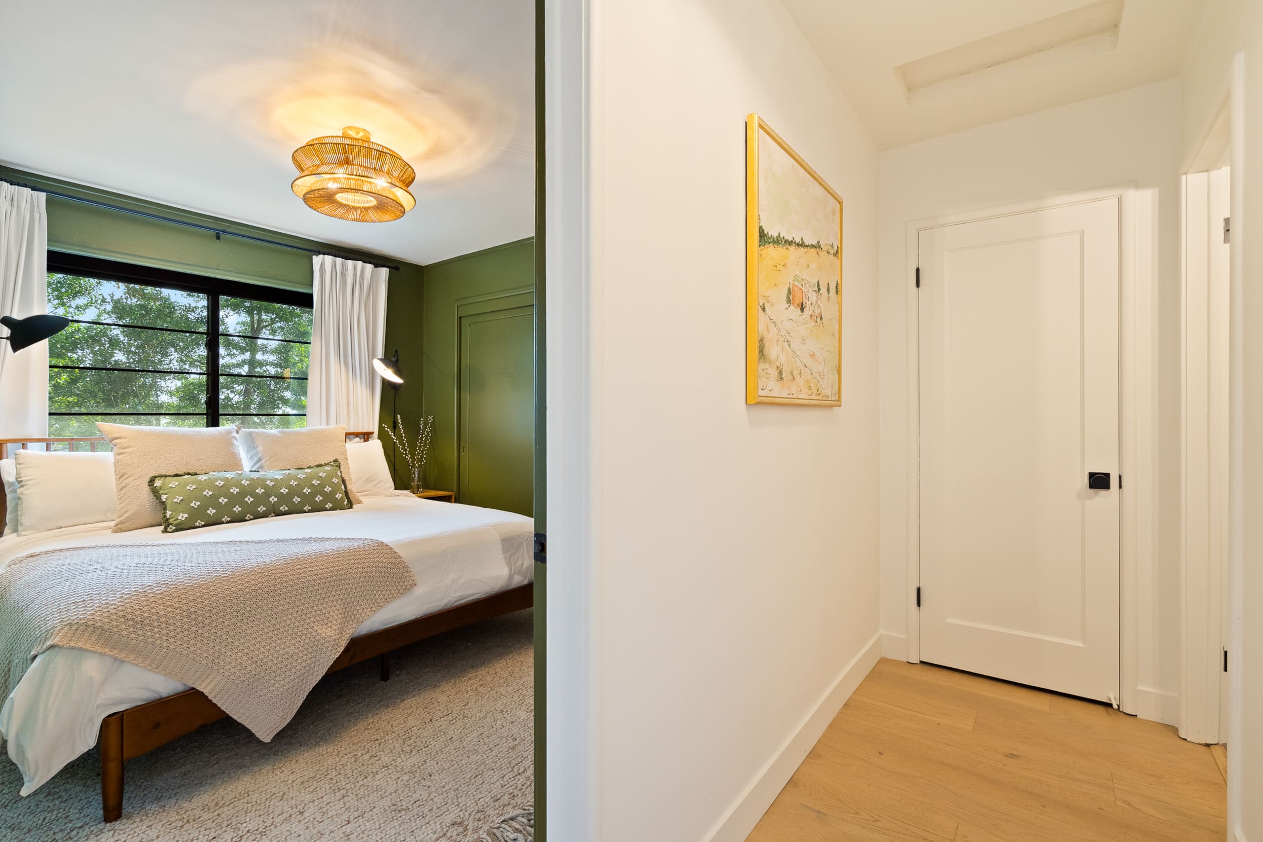 Luxe Treehouse Apt•Walk to Town•King Bed•Sleeps 4 - Photo 9