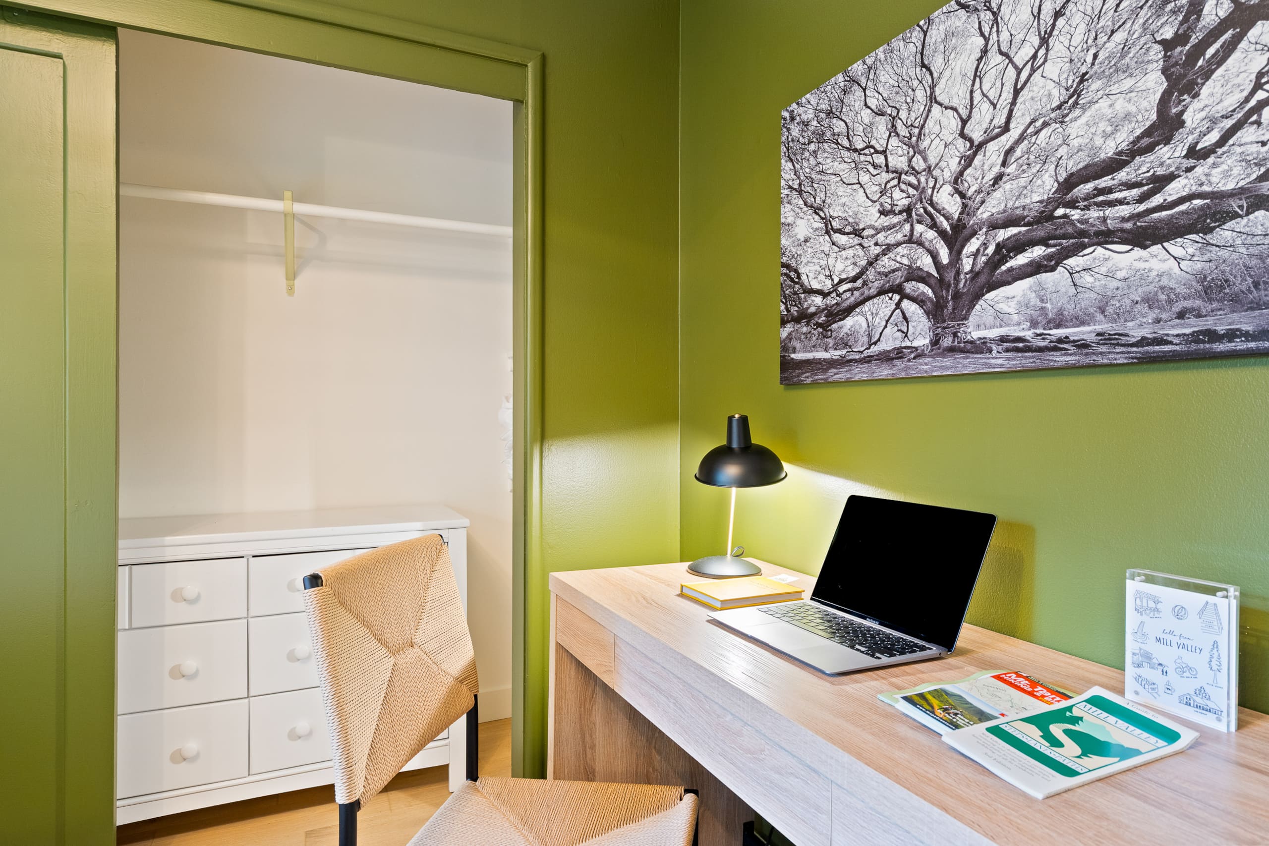 Luxe Treehouse Apt•Walk to Town•King Bed•Sleeps 4 - Photo 13