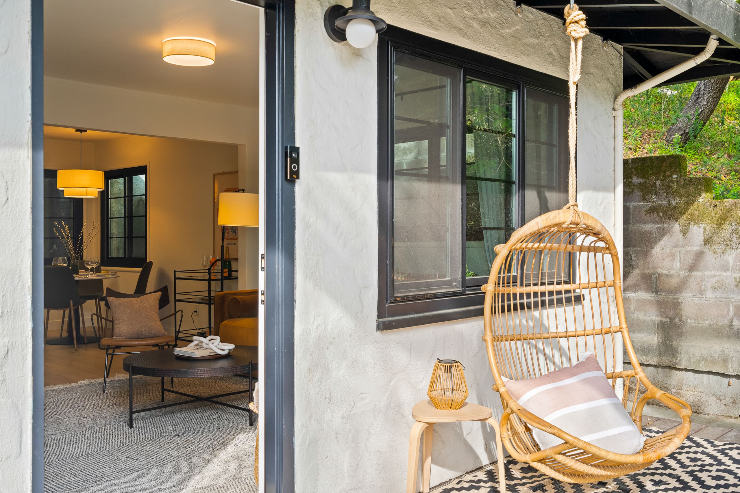 Luxe Treehouse Apt•Walk to Town•King Bed•Sleeps 4 - Photo 16