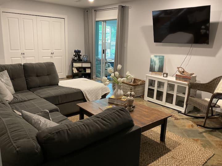 The Gallery 
2 Bedroom - Maple Ridge