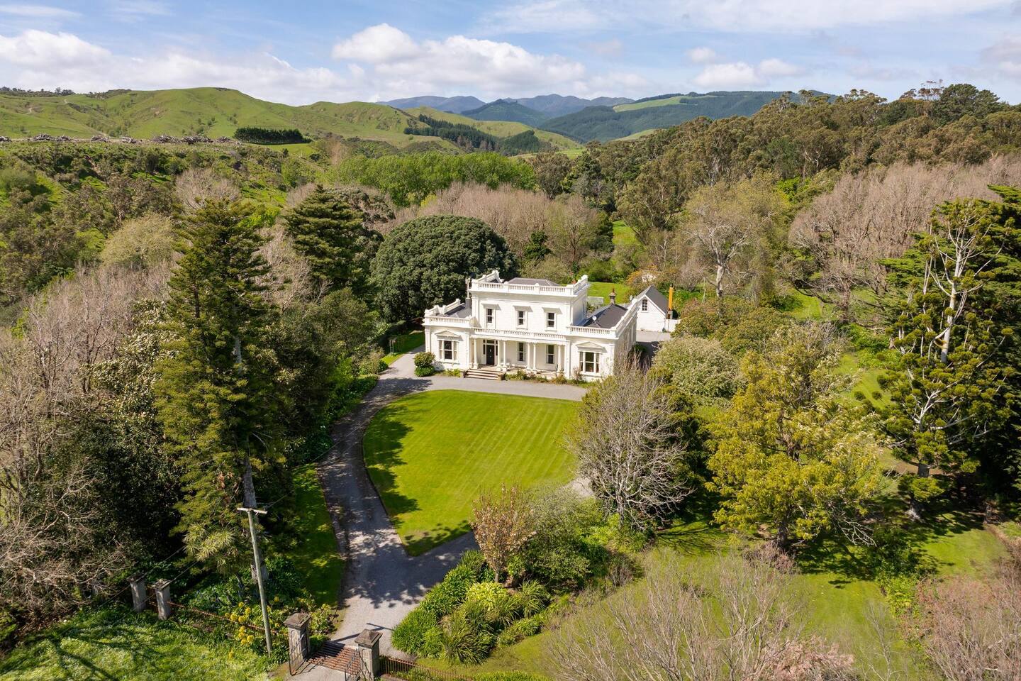 The Cottage Whangaimoana 2
