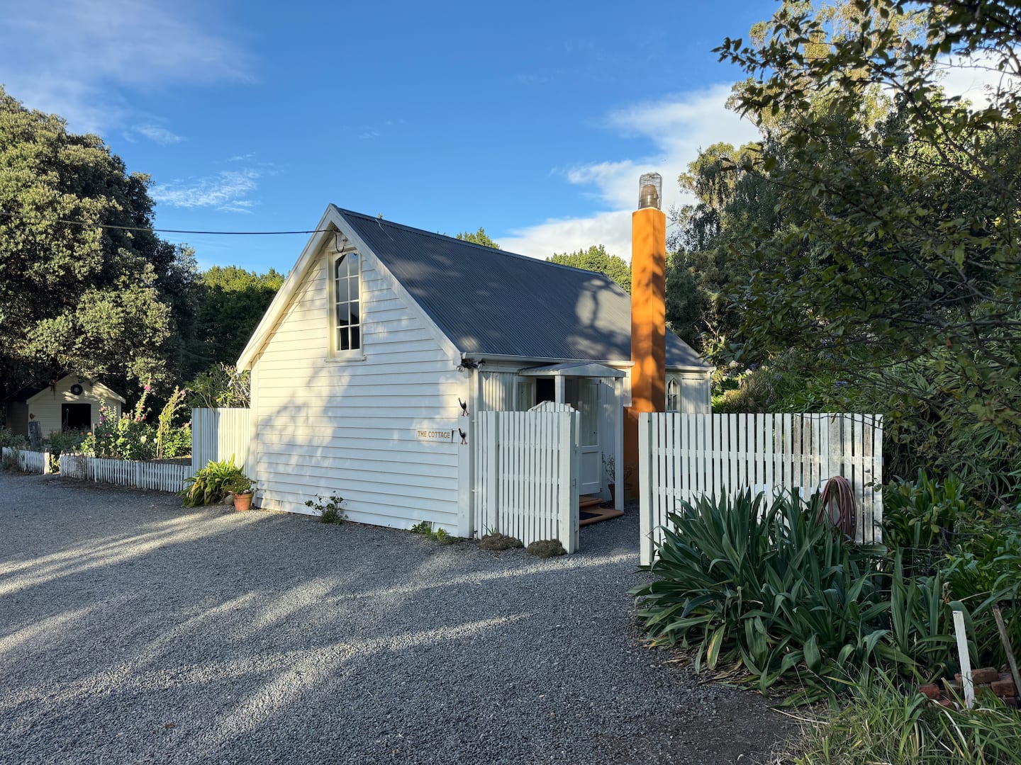 The Cottage Whangaimoana 1