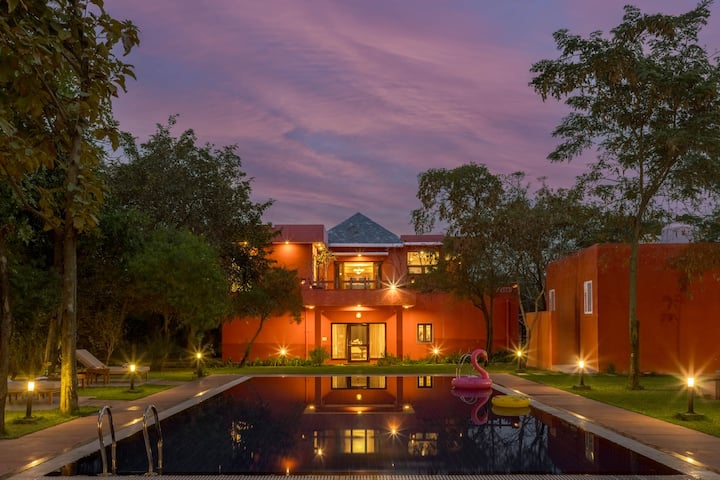 6 Bhk Royal Villa W/pool + Lawn + Indoor Games - Jaipur