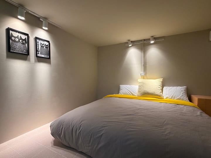 إعداد مرن للنوم للأزواج أو الأصدقاء المسافرين معًا