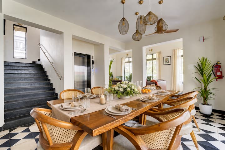 Dining area image 1
