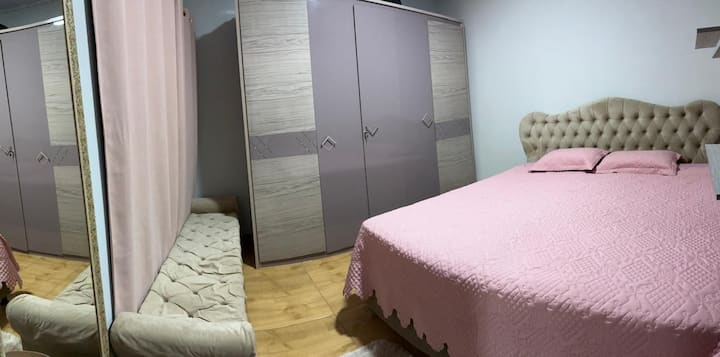 Soba s bračnim krevetom i klima-uređajem 