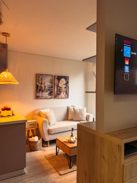 Anuncio de Airbnb popular: DarEhla 5.0 – Cozy Mini Retreat | Walk to Park 93 en Chapinero