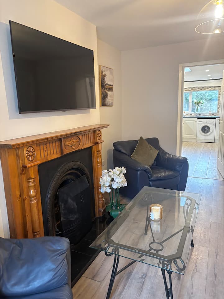 3 Bedroom Home In Dundalk - Dundalk