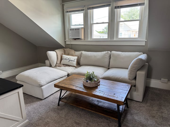 Upstairs Duplex–steps From Chambersburg Hospital - Chambersburg, PA