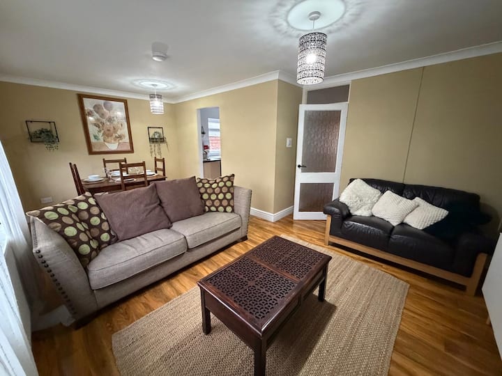2 Double Bedroom Apartment In Chester Free Parking - Chester, UK