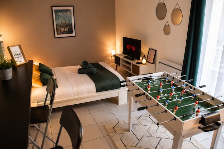 Cachette Cosy Avec Jeux + Wifi & Parking Gratuit - オルレアン
