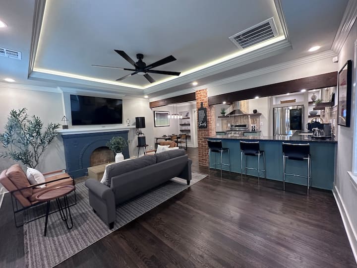 Luxury 2br Home Near Ou Med, Downtown & Plaza - Automobile Alley - Oklahoma City