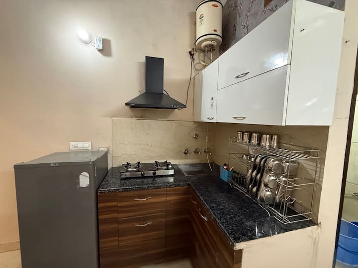 Cozy Nest | Independent | Premium Studio | Quiet - Sahibzada Ajit Singh Nagar