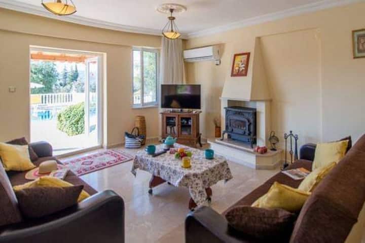 Detached Villa W/lovely Sunset View & Private Pool - Ölüdeniz