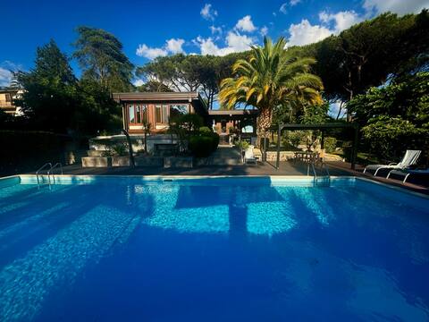 Charming Wood Villa Melita with pool near Rome