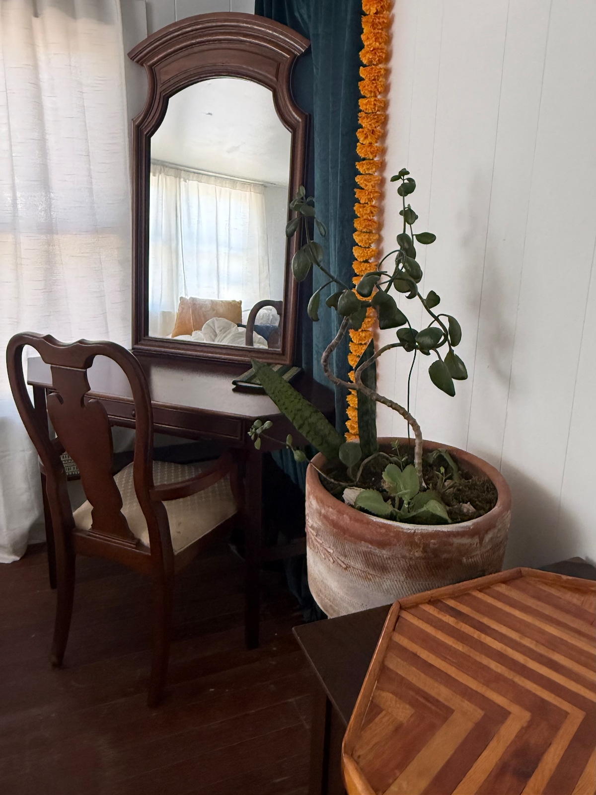 Vibrant Downtown Austin Flat, Walk to DT & Stadium