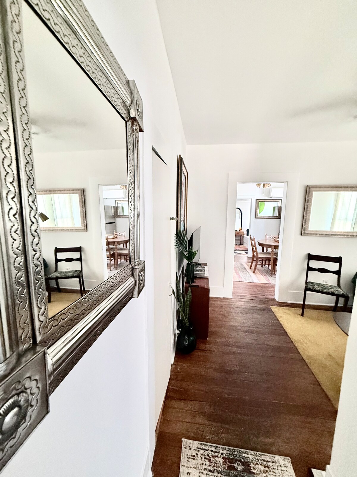Vibrant Downtown Austin Flat, Walk to DT & Stadium