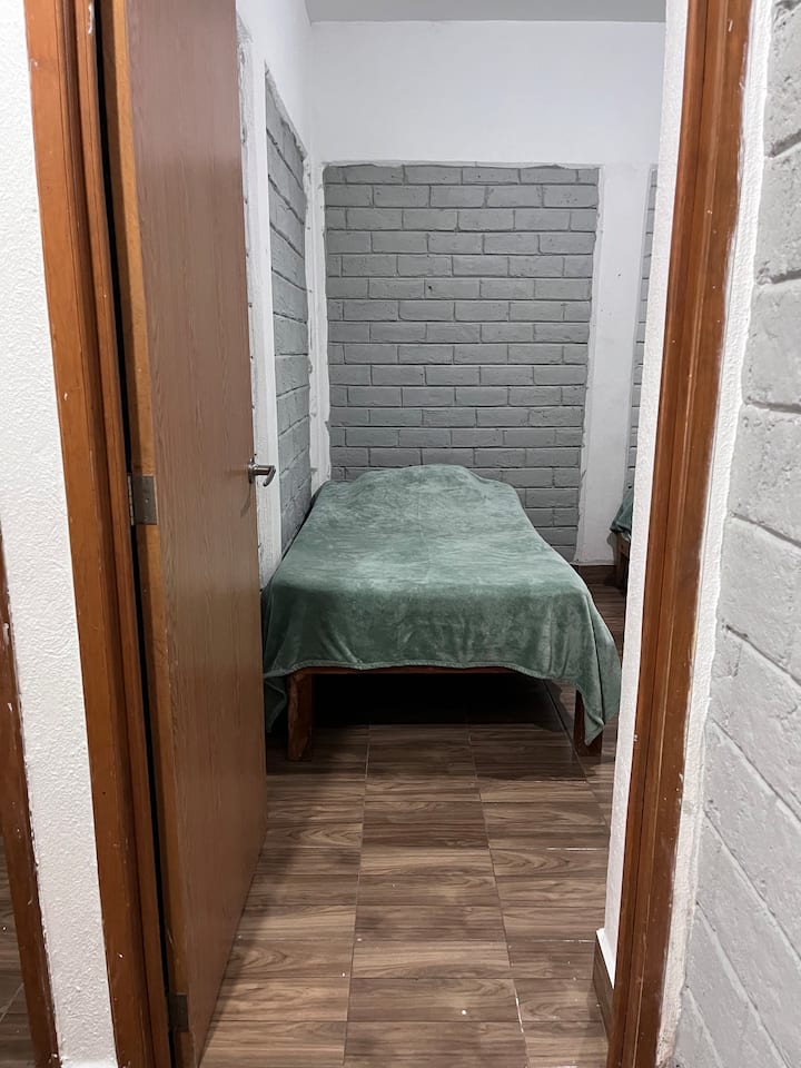 Спалня 2