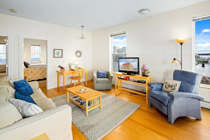The Tide Watcher - Oceanfront Suite Eastport Maine - 東港